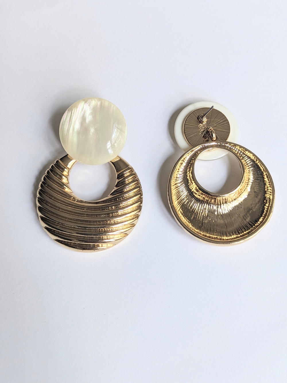 Marbled Stone Statement Earrings - Picture 3 of 3